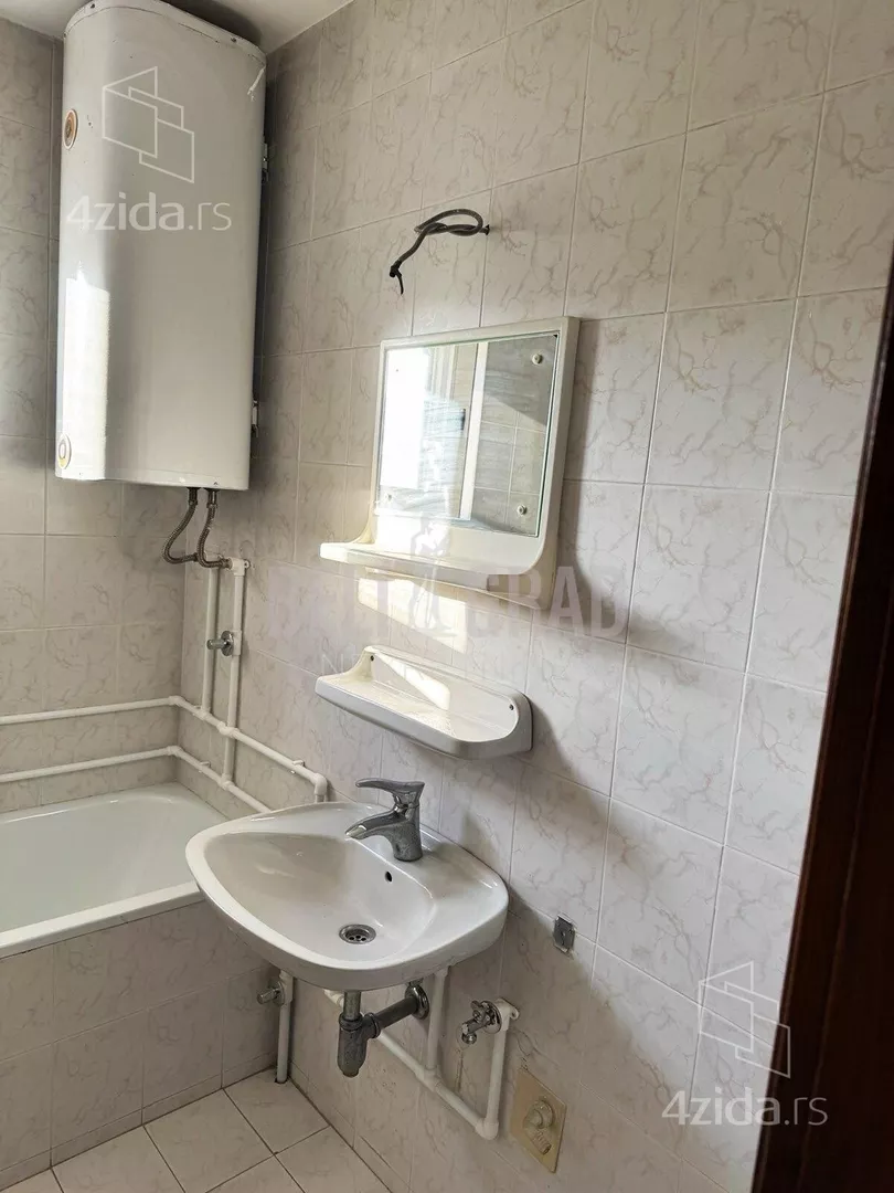 Četvoroiposoban stan | 4zida