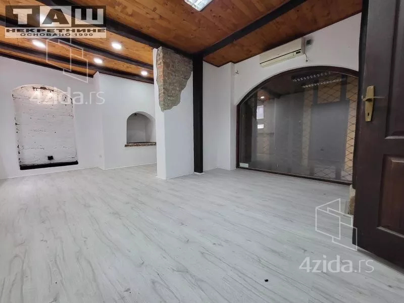 Lokal | 4zida