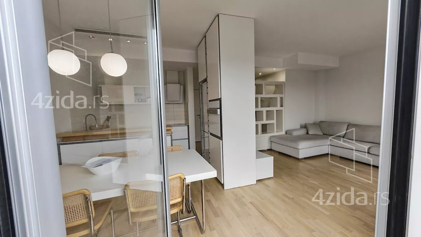 Četvoroiposoban stan | 4zida