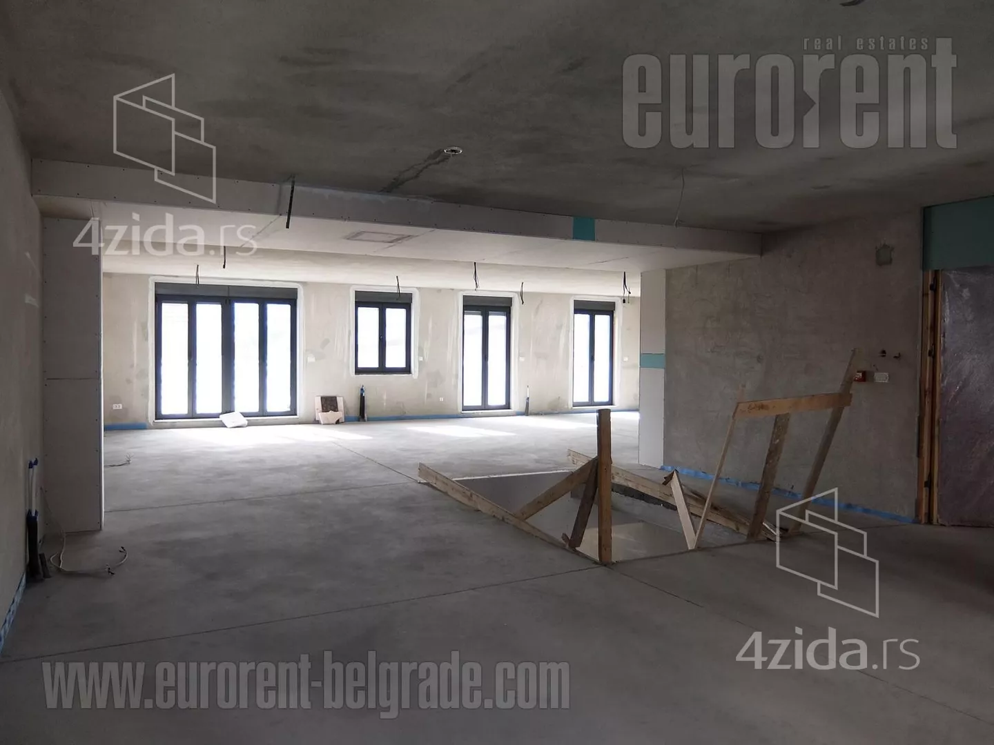 Poslovni prostor | 4zida