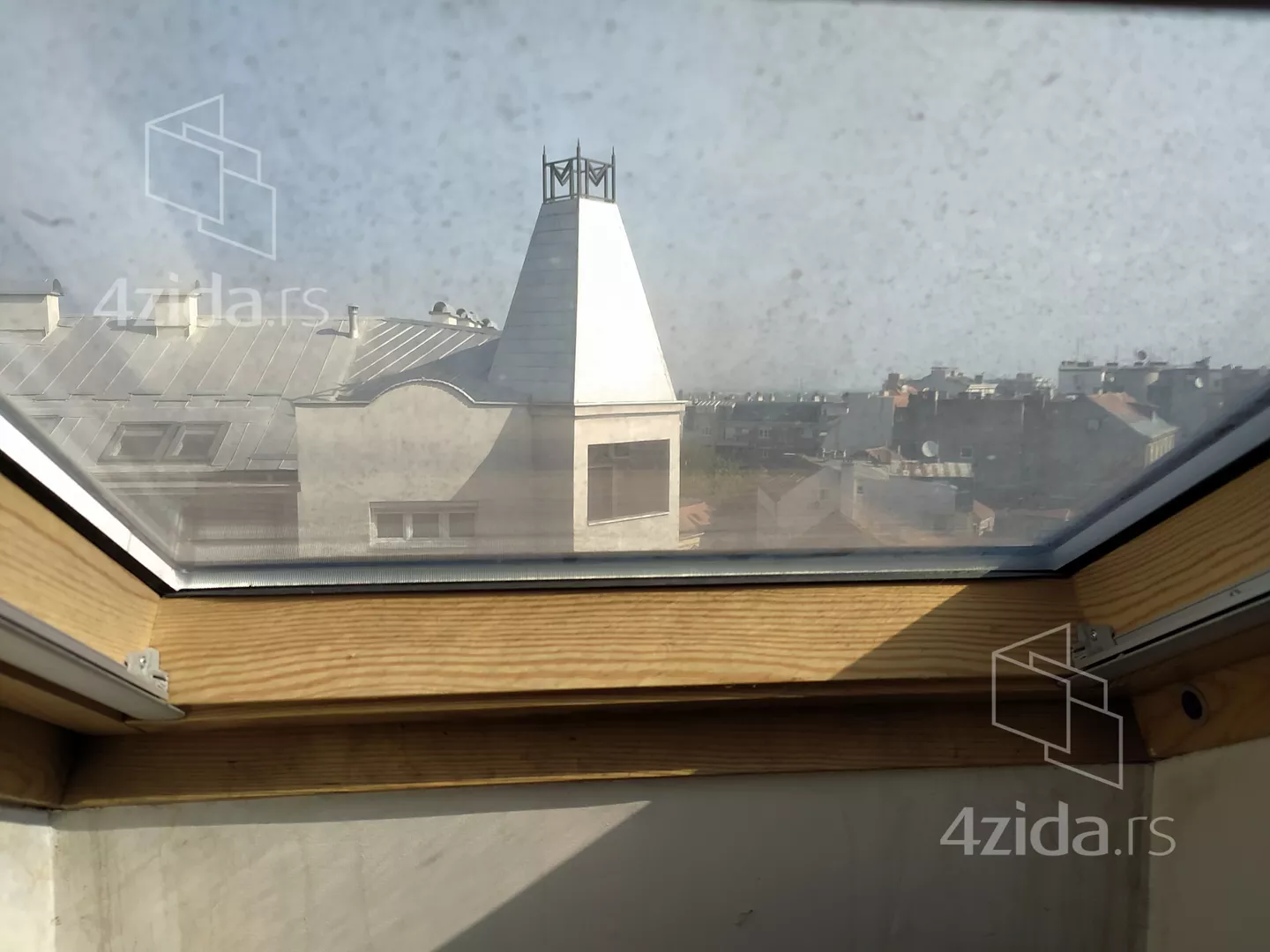 Troiposoban stan | 4zida