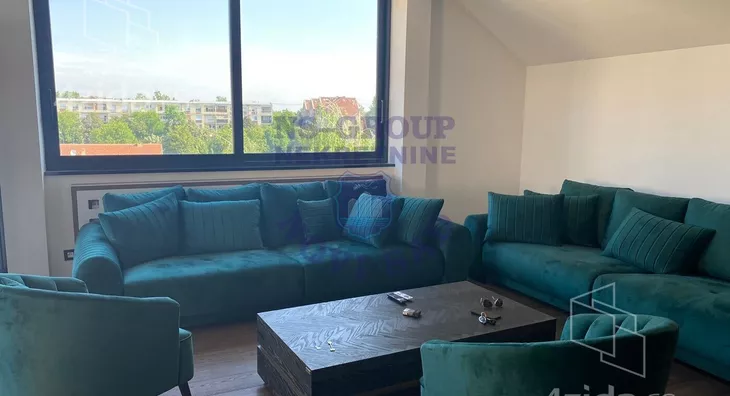 Šestosoban stan | 4zida