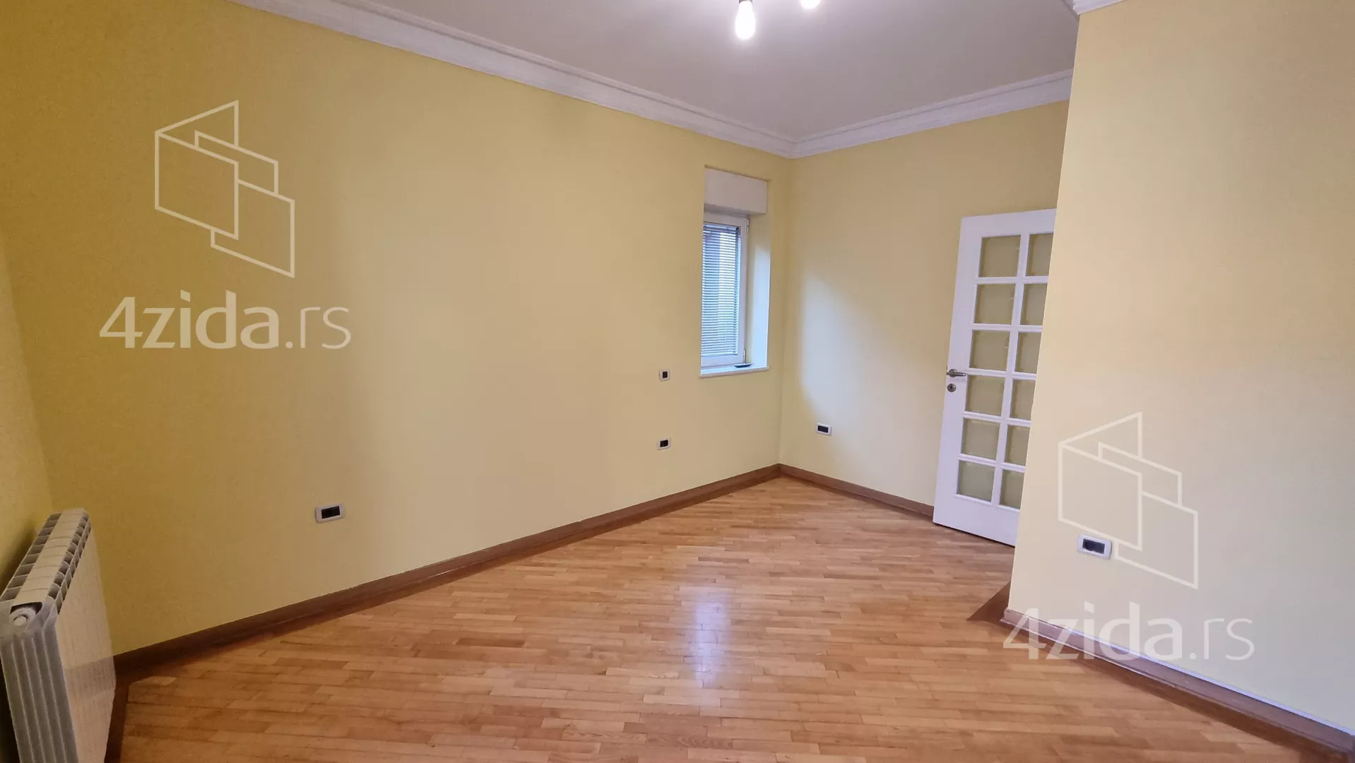 Šestoiposoban stan | 4zida