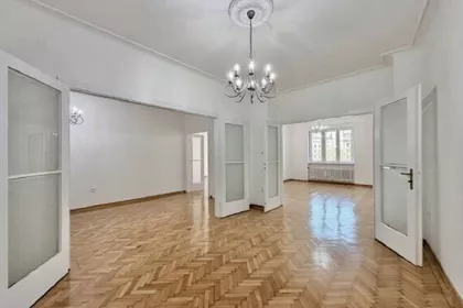 Trg Nikole Pašića bb | 4zida.rs