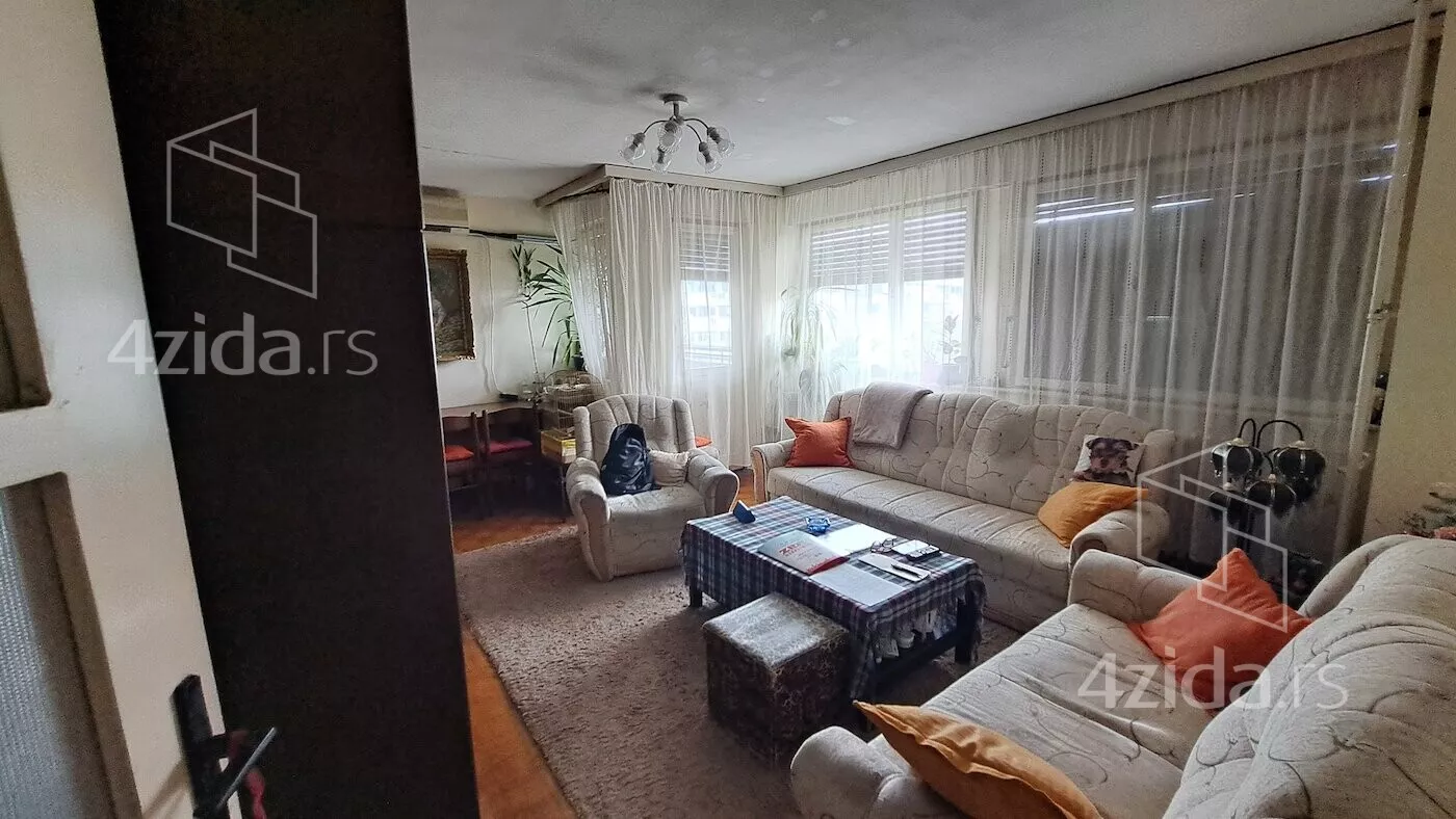 Troiposoban stan | 4zida