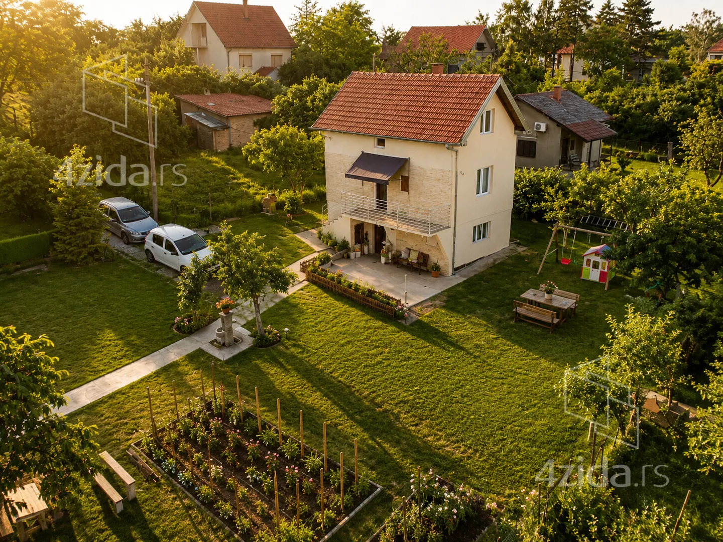 3-etažna kuća | 4zida
