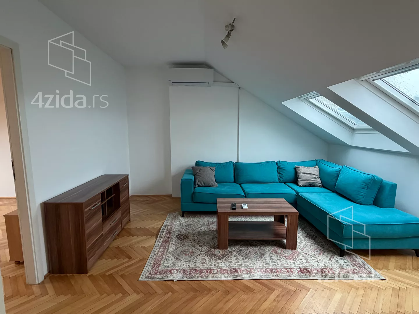 Troiposoban stan | 4zida