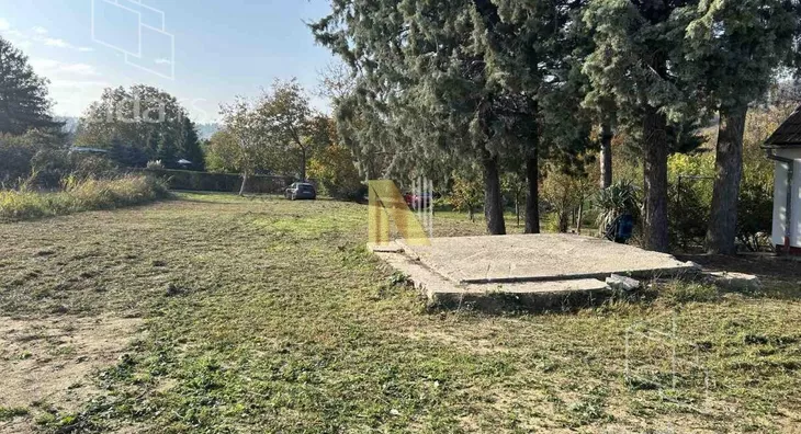 Plac | 4zida