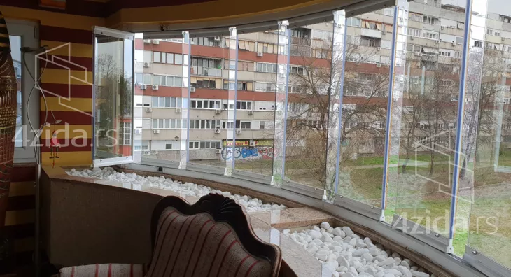 Petosoban stan | 4zida