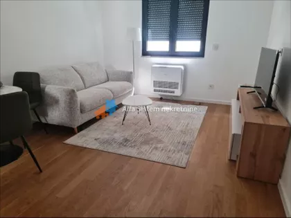 Vukov Spomenik | 4zida.rs