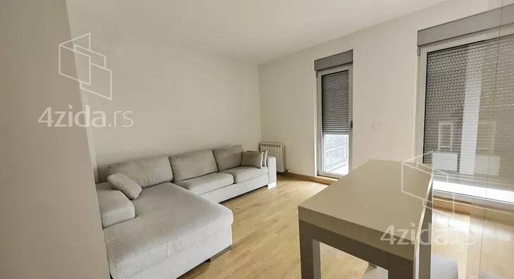 Četvoroiposoban stan | 4zida