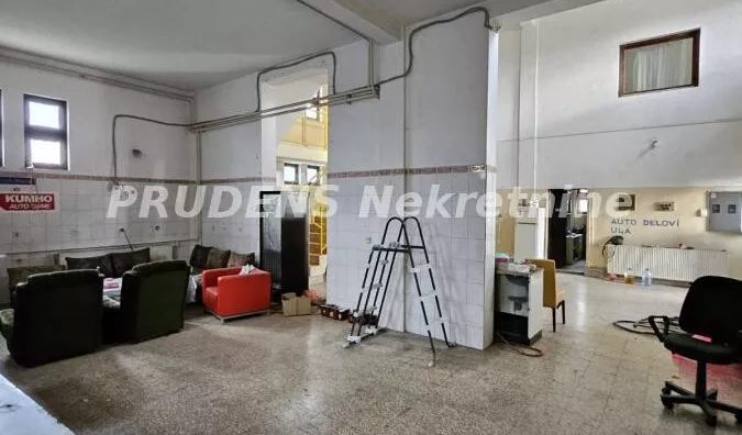 Poslovna zgrada | 4zida