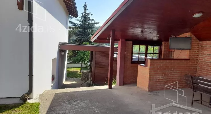 Kuća | 4zida