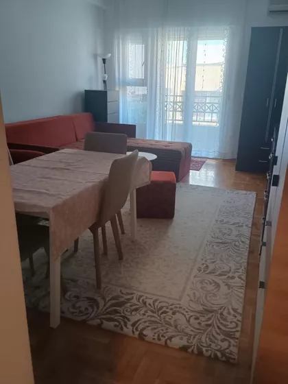 Gvozdićeva | 4zida.rs