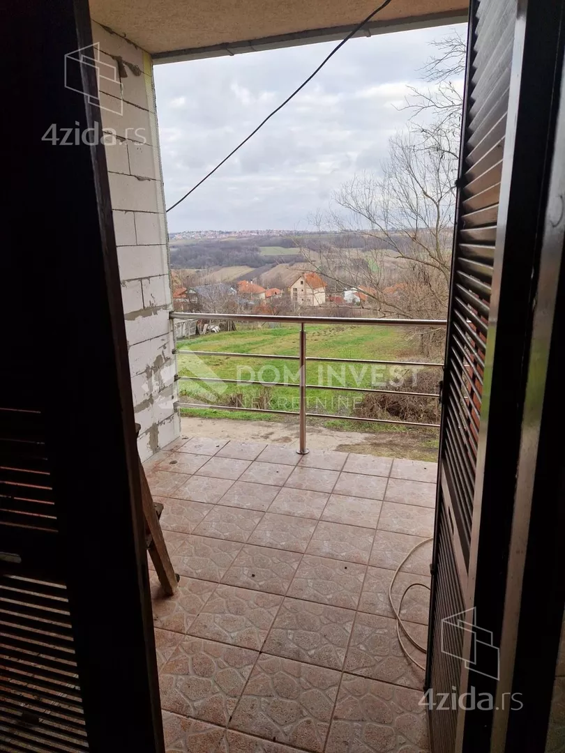 Četvoroiposoban stan | 4zida