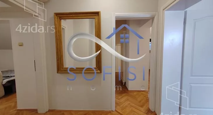 Četvoroiposoban stan | 4zida