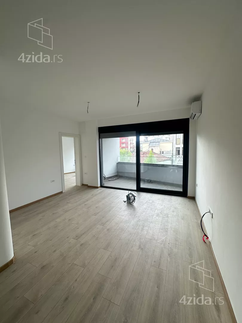 Četvoroiposoban stan | 4zida