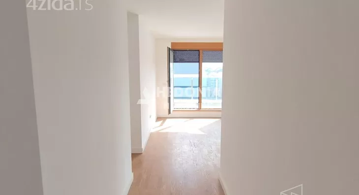 Četvoroiposoban stan | 4zida