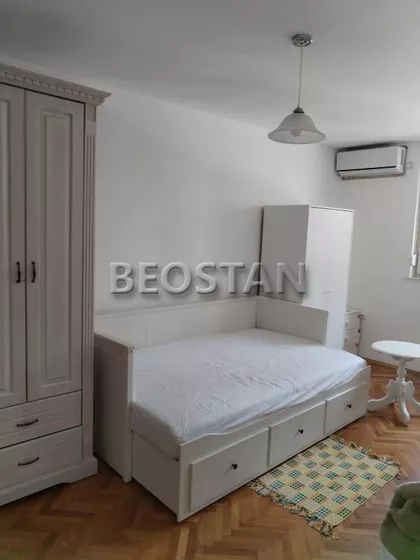 Mike Alasa | 4zida.rs