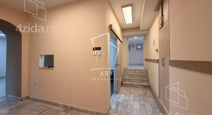 Petoiposoban stan | 4zida