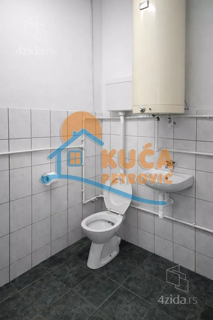 Lokal | 4zida