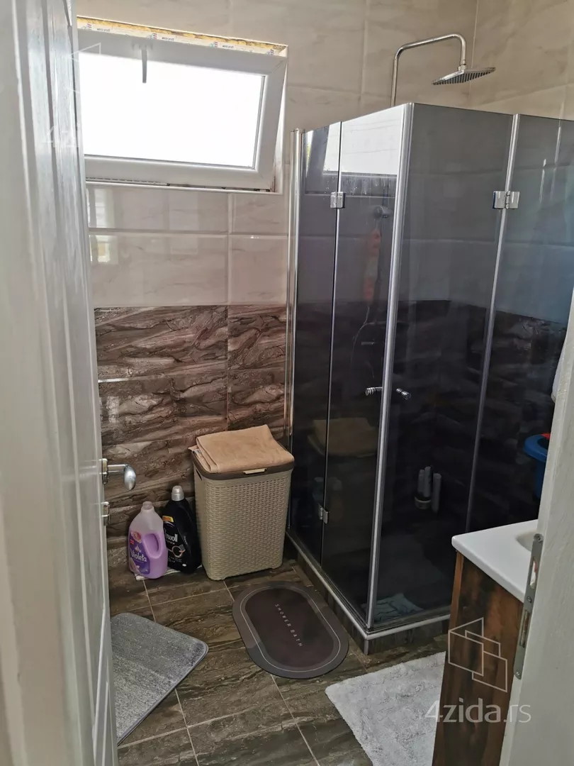 5-etažna kuća | 4zida