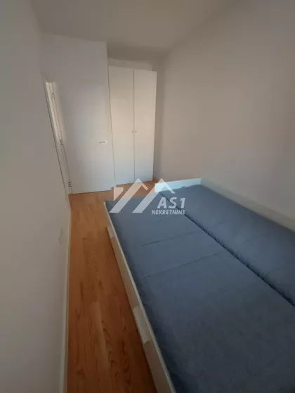 Heroja Pinkija | 4zida.rs