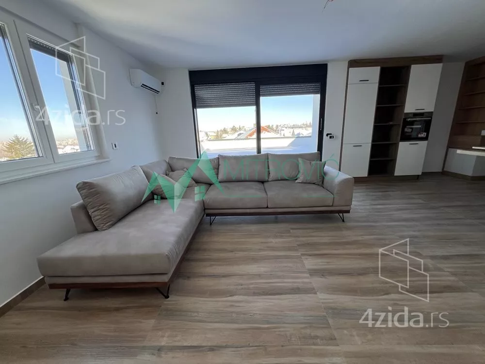 Šestosoban stan | 4zida