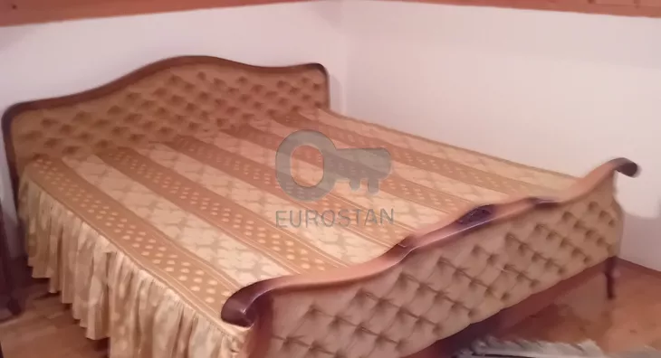 Šestoiposoban stan | 4zida