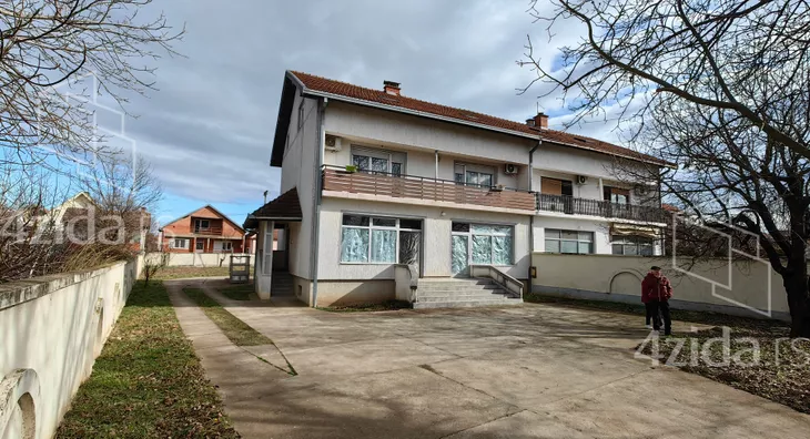 3-etažna kuća | 4zida