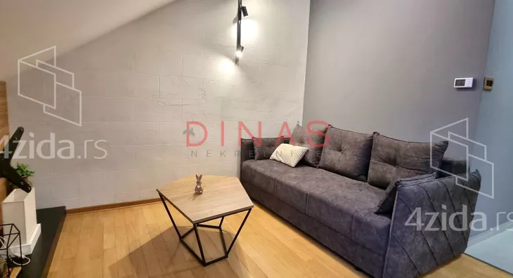 Petosoban stan | 4zida