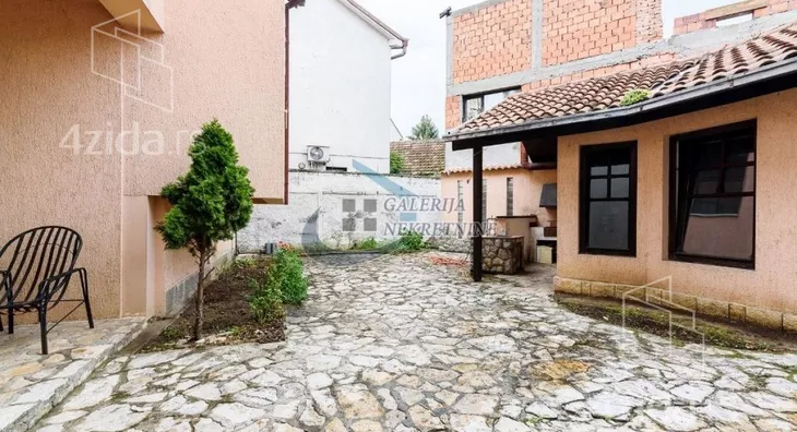 Kuća | 4zida