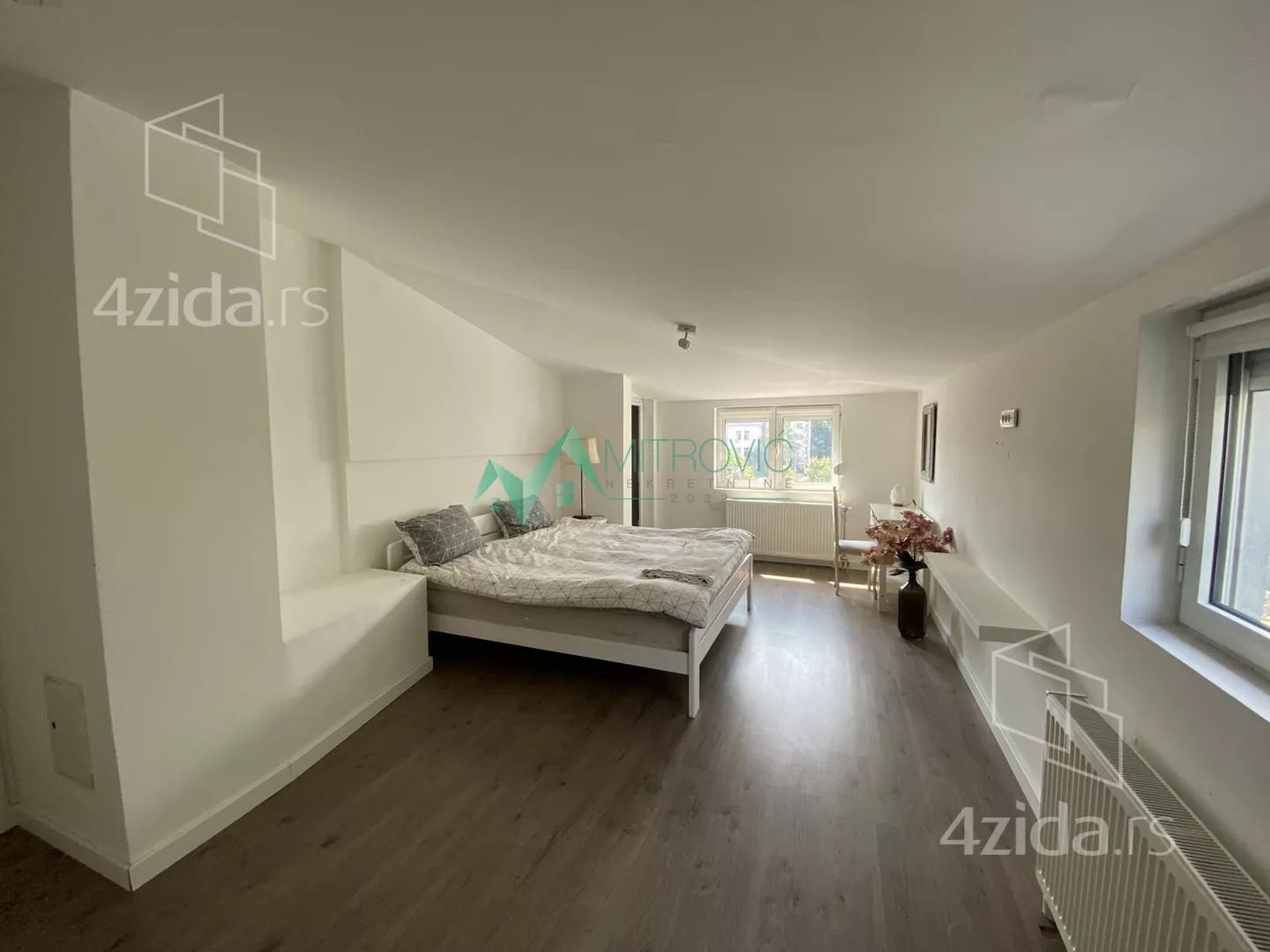 Četvoroiposoban stan | 4zida