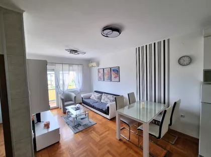 Antona Aškerca 41 | 4zida.rs