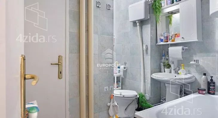 Troiposoban stan | 4zida