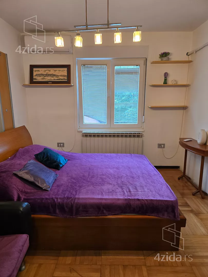 Šestosoban stan | 4zida