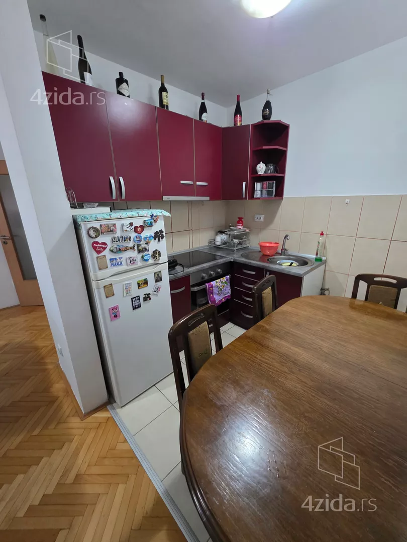 Troiposoban stan | 4zida