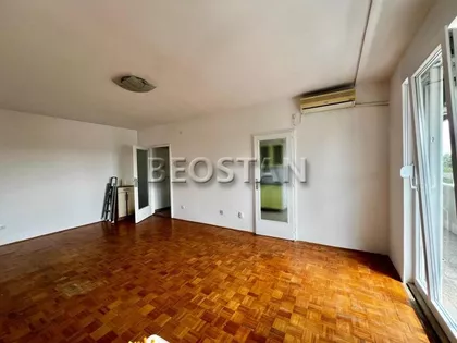 Karađorđev Trg | 4zida.rs