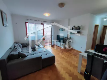 Dom Zdravlja | 4zida.rs