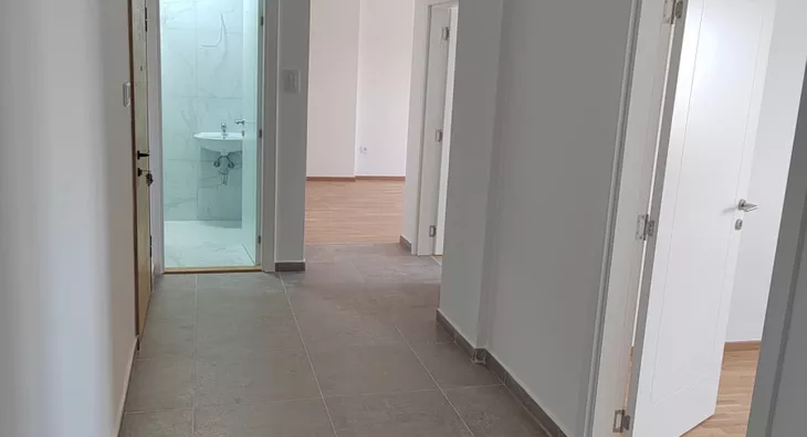 Četvoroiposoban stan | 4zida