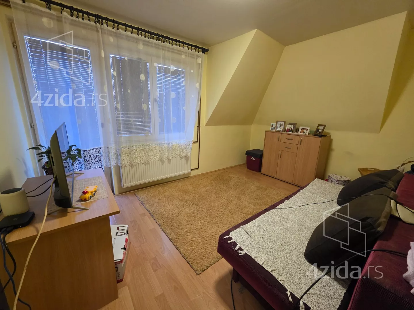 Troiposoban stan | 4zida