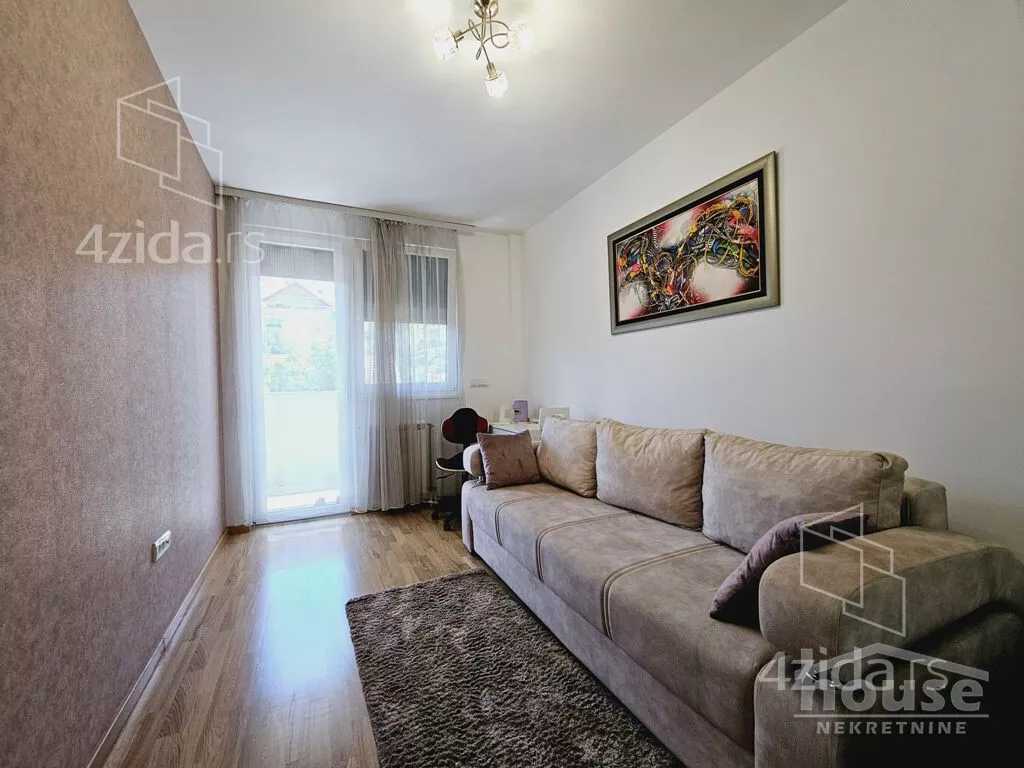 Petosoban stan | 4zida