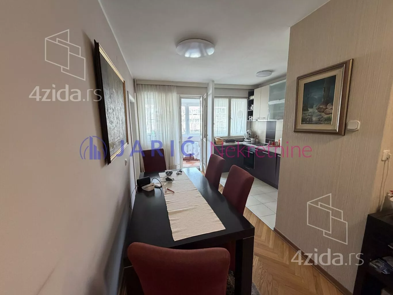 Troiposoban stan | 4zida