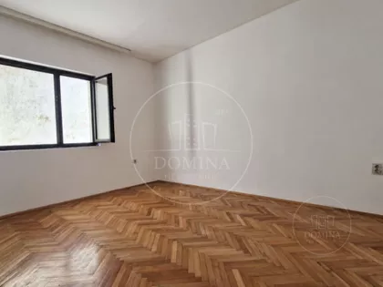 Hilandarska, Surčin | 4zida.rs