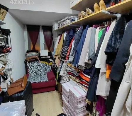 Četvoroiposoban stan | 4zida