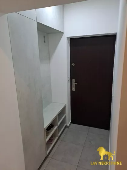 PARTIZANSKIH BAZA | 4zida.rs