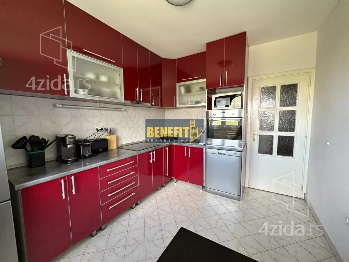 Petosoban stan | 4zida