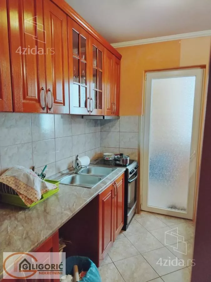 Petosoban stan | 4zida