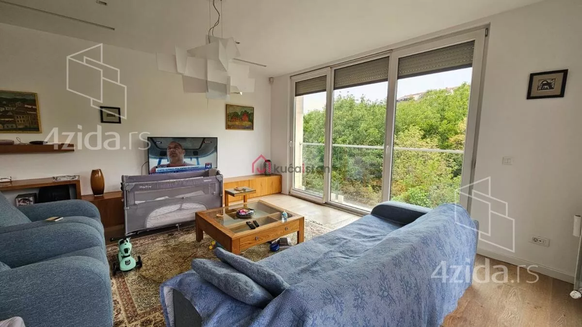 Četvoroiposoban stan | 4zida