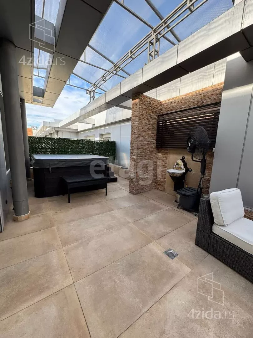 Šestosoban stan | 4zida